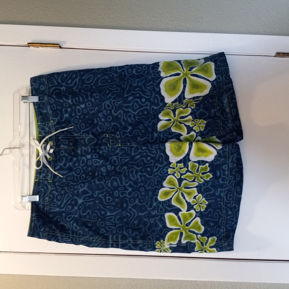 Utility blue/green print board shorts sz 38.